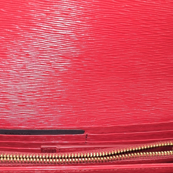 Authentic New Red Prada clutch. Comes With A Box And COA - Picture 4 of 8